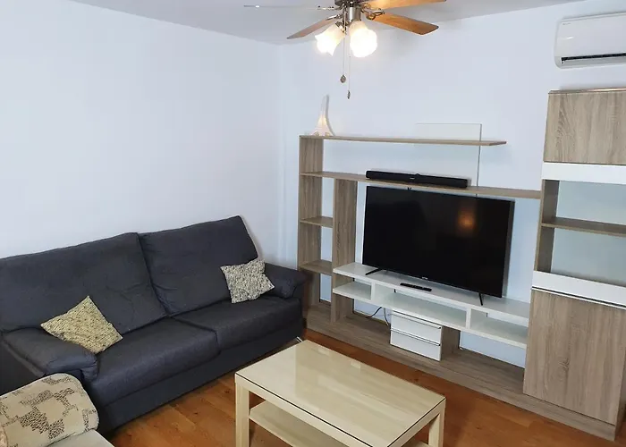 1F, Aire Acondic, 80M2, 2 Dormitorios, 4 Huespedes, Wifi Gratis