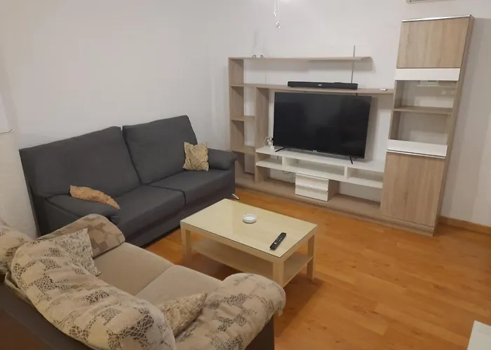 1F, Aire Acondic, 80M2, 2 Dormitorios, 4 Huespedes, Wifi Gratis