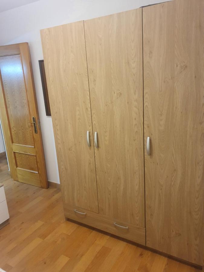 1f, Aire Acondic, 80m2, 2 Dormitorios, 4 Huespedes, Wifi Gratis Apartment