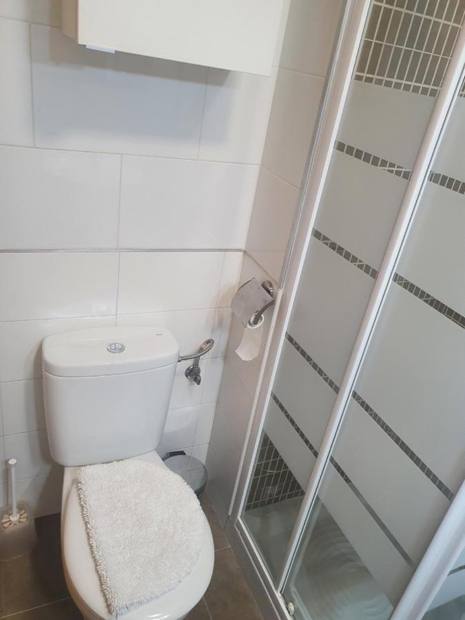 Apartment 1f, Aire Acondic, 80m2, 2 Dormitorios, 4 Huespedes, Wifi Gratis